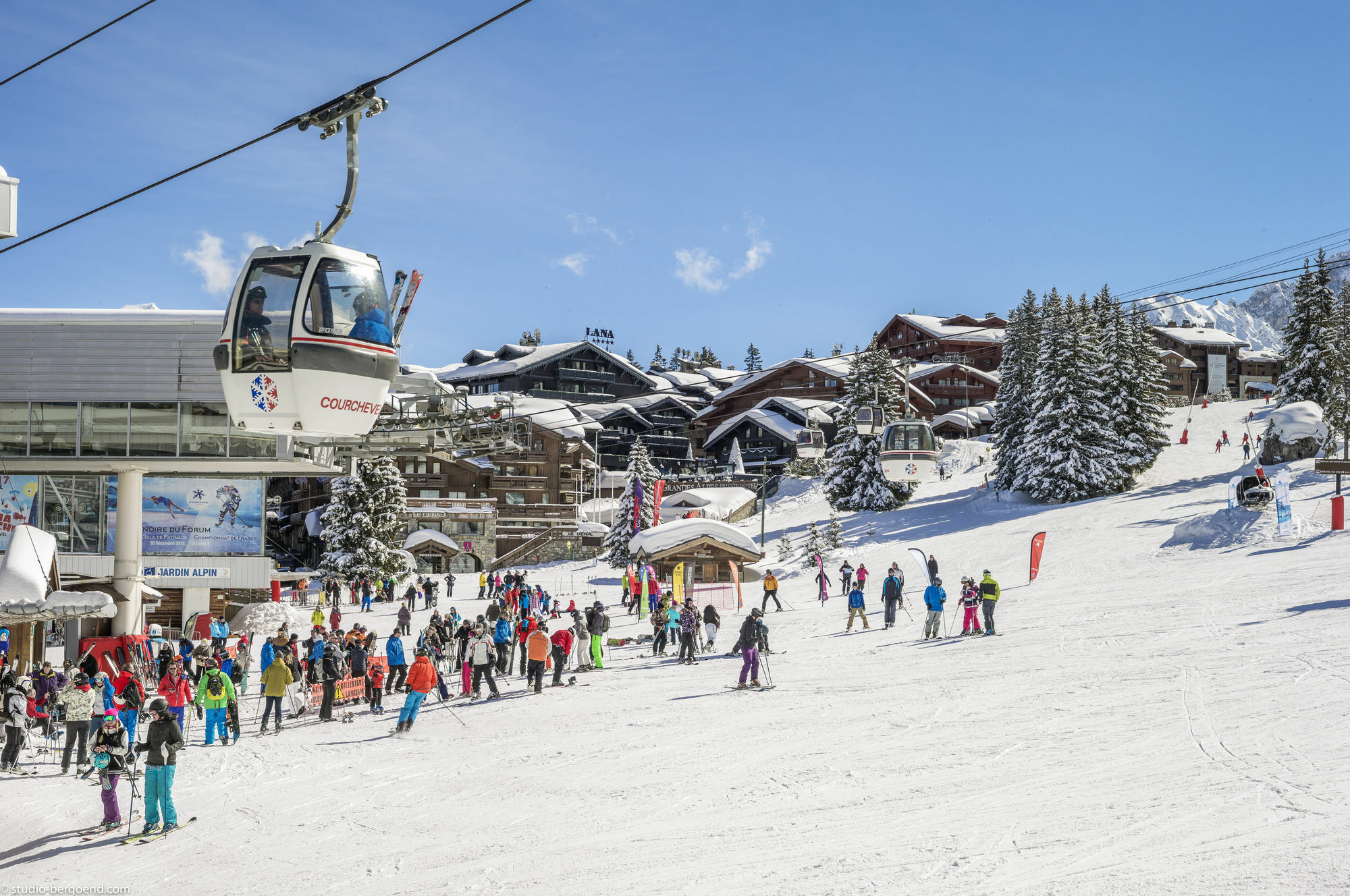 Residence Pierre & Vacances Premium Les Chalets Du Forum Courchevel Exterior photo